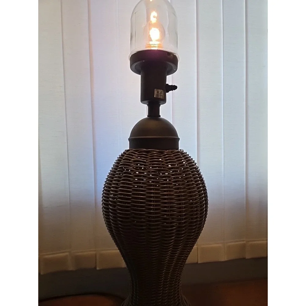 VTG Wicker Rattan Ginger Jar‎ Table Lamp With Metal Base No Shade
